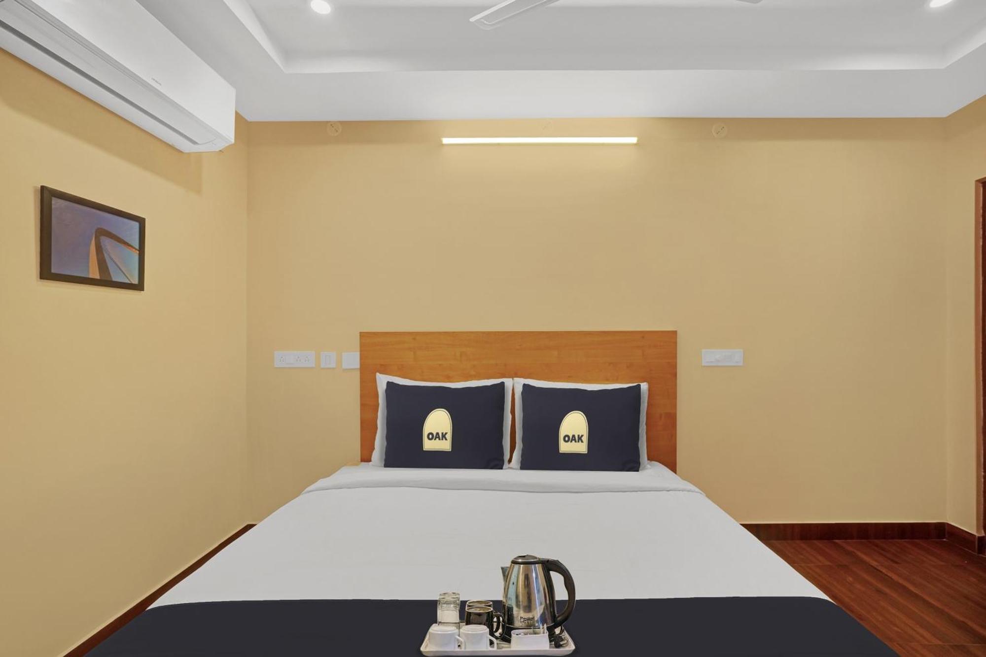 Capital O De Alphabet Kakinada Hotell Exteriör bild