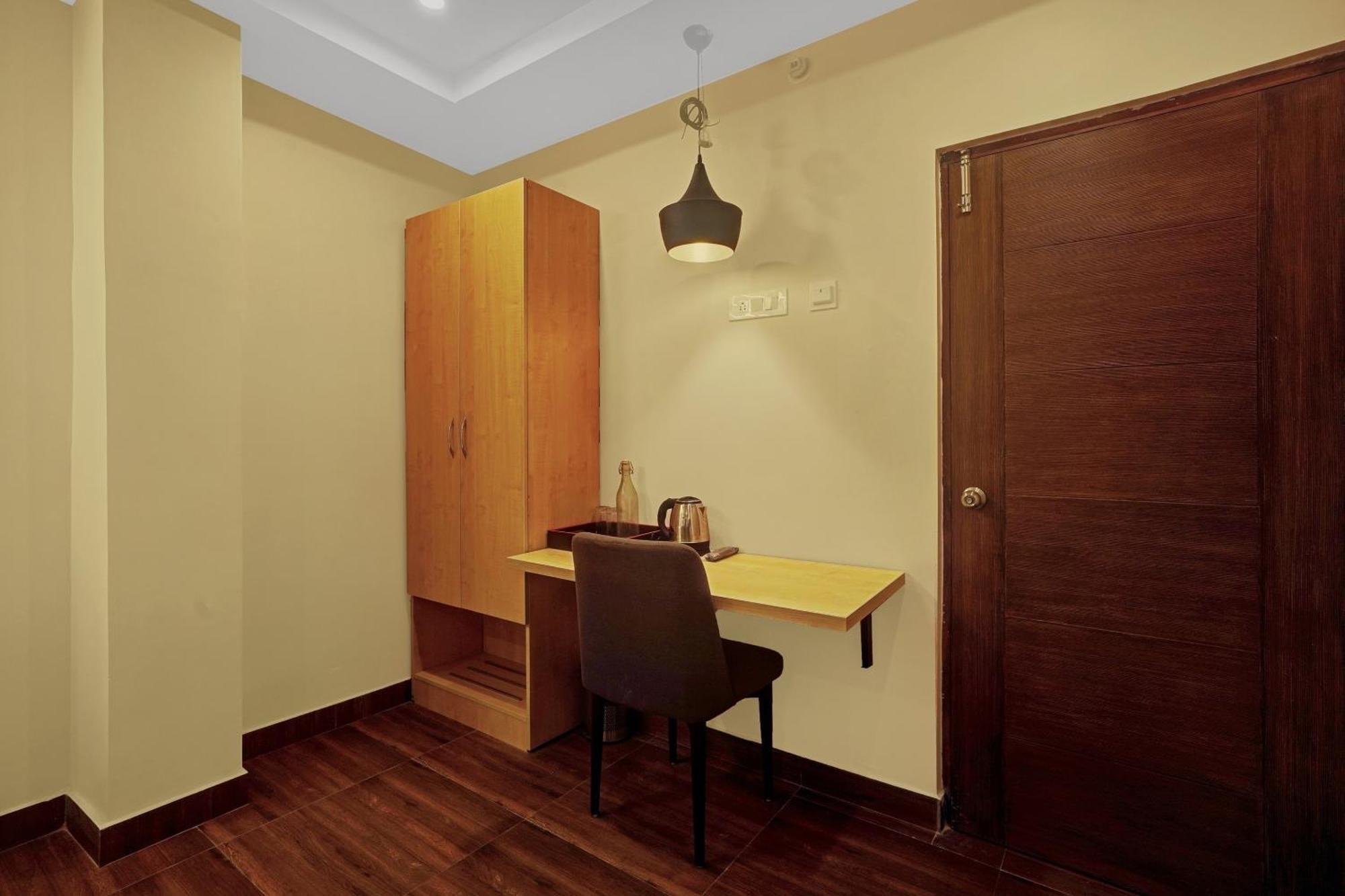 Capital O De Alphabet Kakinada Hotell Exteriör bild